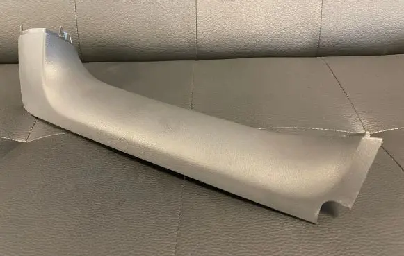 Volkswagen Touareg I Trunk/boot lower side trim panel 7L6867671
