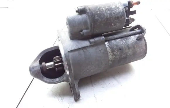 Opel Zafira B Starter motor 55556092