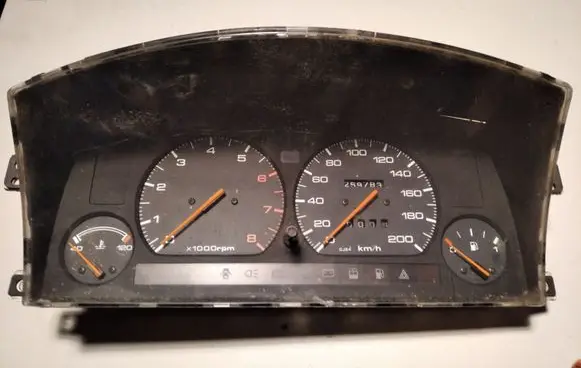 Mazda 626 Speedometer (instrument cluster)