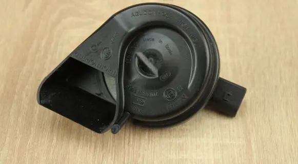Audi A5 8T 8F Horn signal 8T0951223