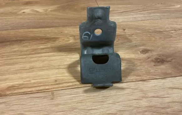 Opel Insignia A Radiator mount bracket 13239137