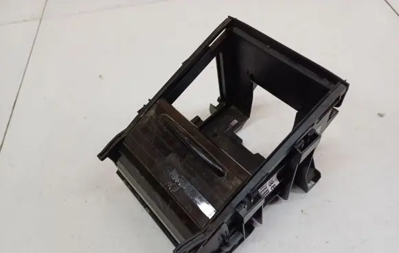 Mercedes-Benz CLS C219 Glove box A2196800750