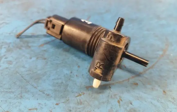 Jeep Grand Cherokee Windscreen/windshield washer pump 05152075AC