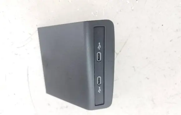 Volkswagen ID.3 USB socket connector 5NA035736 10A863099 1412865