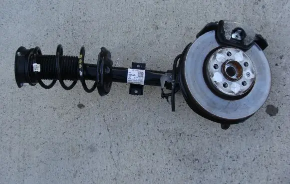 Volkswagen Polo VI Front wheel hub spindle knuckle