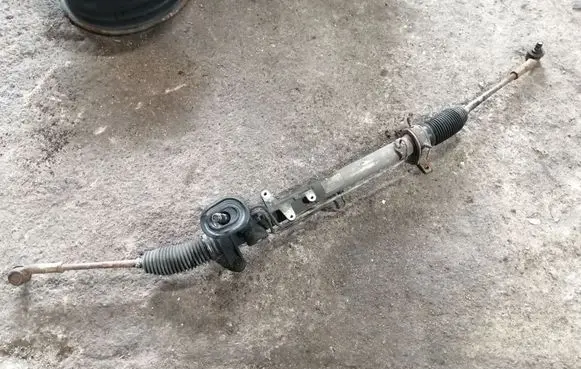 Volkswagen Golf IV Steering rack