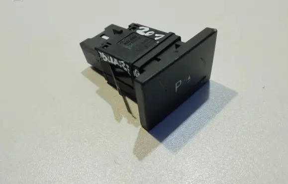 Volkswagen Touareg I Parking (PDC) sensor switch 7L6919281