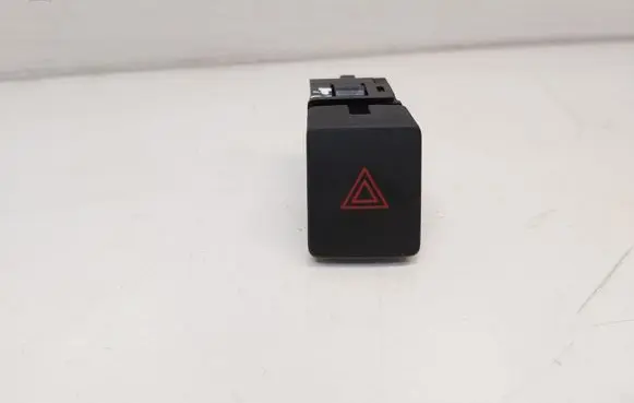 Nissan Qashqai Hazard light switch
