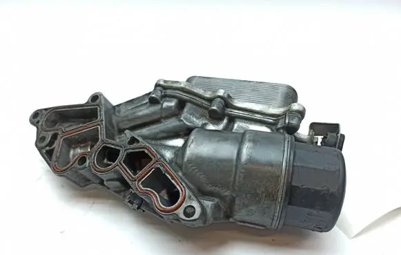 Mercedes-Benz R W251 Oil filter mounting bracket A2721800410 6740273416