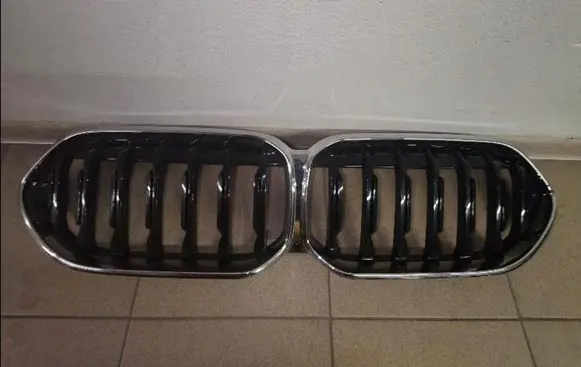 BMW 2 F44 Front bumper upper radiator grill 7077302