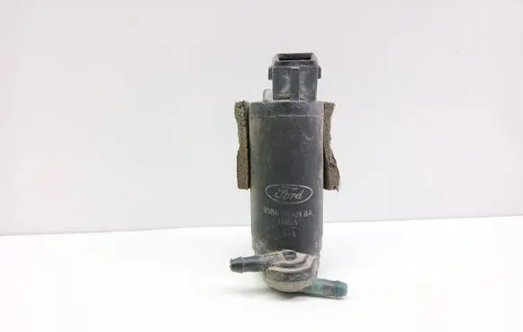 Ford Focus Windscreen/windshield washer pump 93BB17K624BA