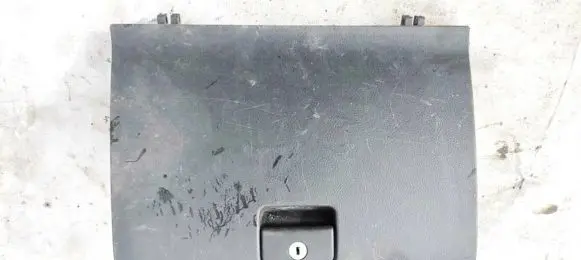 Glove box