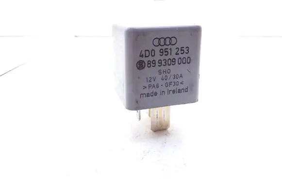 Audi A6 S6 C5 4B Hazard warning light relay 4D0951253 899309000