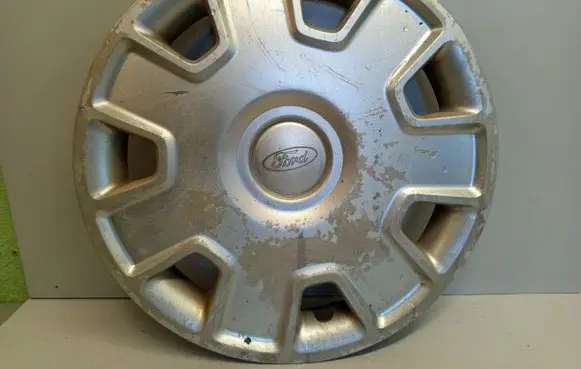 Ford Focus R15 wheel hub/cap/trim 4M511000BB