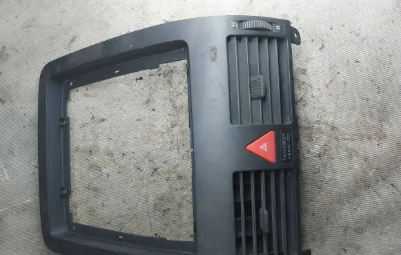Volkswagen Touran I Dash center air vent grill 251030347 HES3616011 1ZUU901003