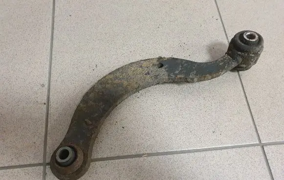 Toyota Avensis T270 Rear upper control arm/wishbone