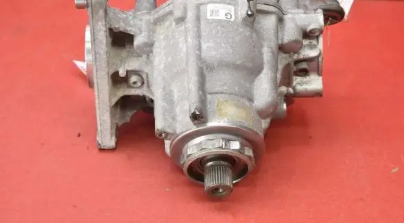 Gearbox transfer box case