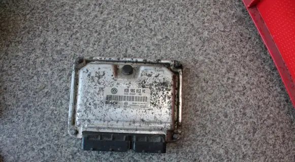 Skoda Octavia Mk2 (1Z) Engine control unit/module 038906012HC 0281011311