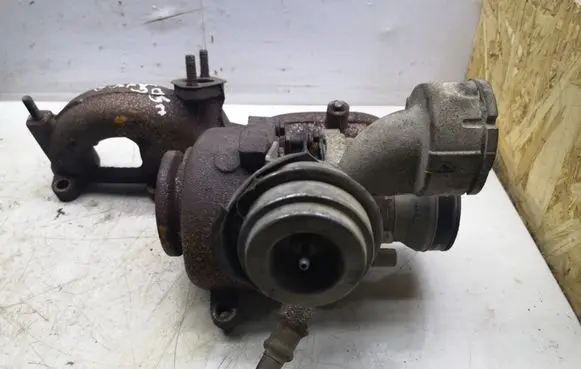 Volkswagen Golf V Turbo 038253016K 7518511
