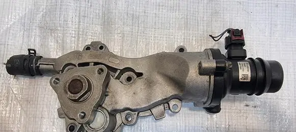Opel Mokka Thermostat housing 25200455