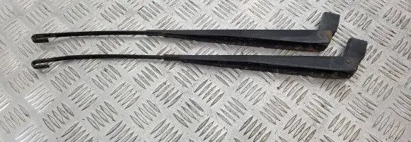 Nissan Terrano Front wiper blade arm