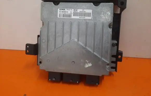 Citroen C5 Engine control unit/module ECU S118230012