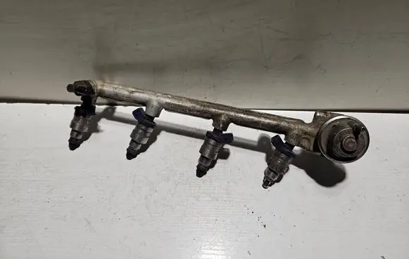Ford Escort Fuel main line pipe 89SF9D280AB D47BA