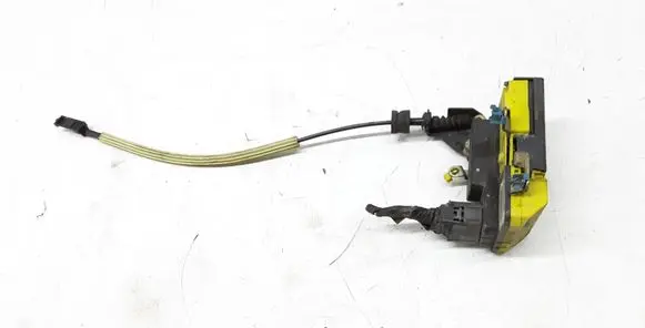 Volvo S60 Front door lock 8650547