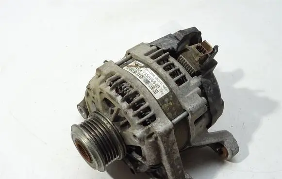 Opel Corsa E Generator/alternator 13585664B