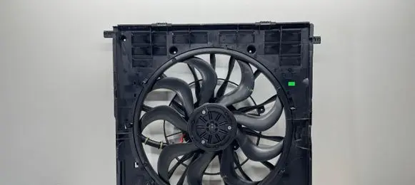 BMW X5 G05 Radiator cooling fan shroud 8686173 5A57750
