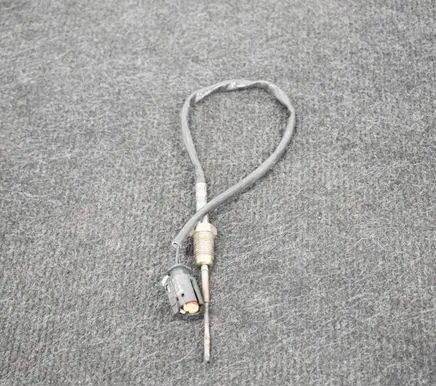BMW 5 F10 F11 Oil temperature sensor 8570234 2657009080