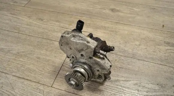 Mercedes-Benz C AMG W204 In-tank fuel pump A6420700501