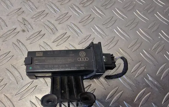 Audi A8 S8 D3 4E Tire pressure sensor 4E0907277