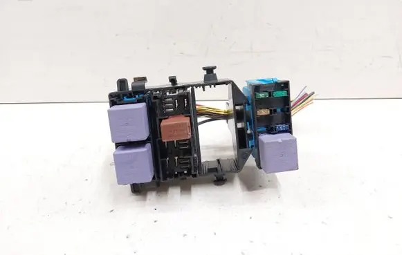 Renault Espace - Grand espace IV Fuse module 8200003634