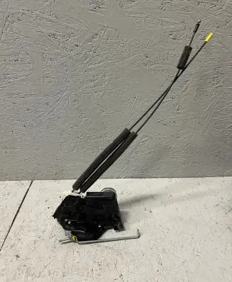 Subaru Forester SK Front door lock M5613480 190419