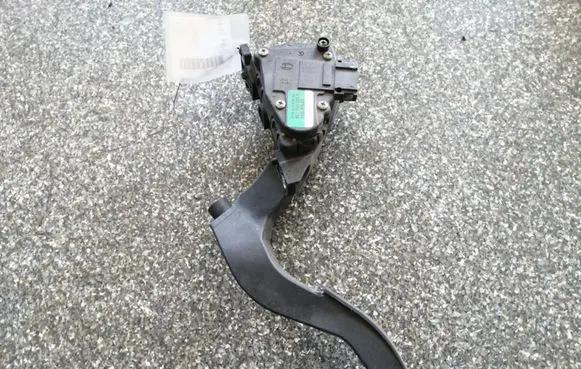Audi A4 S4 B6 8E 8H Accelerator throttle pedal 8E1721523C