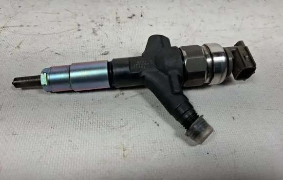 Fuel injector