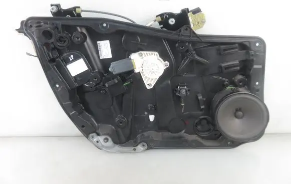 Mercedes-Benz CLA C117 X117 W117 Front door window regulator with motor 