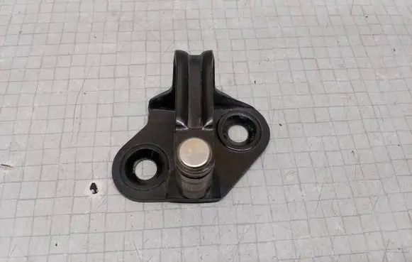Volkswagen Transporter - Caravelle T4 Front door lock loop/hook striker 7D0837767