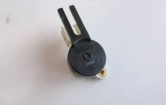 Opel Mokka Brake pedal sensor switch 10302722 2425C