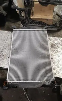 Audi A4 S4 B7 8E 8H Coolant radiator