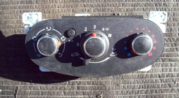 Dacia Dokker Climate control unit 5P3743000