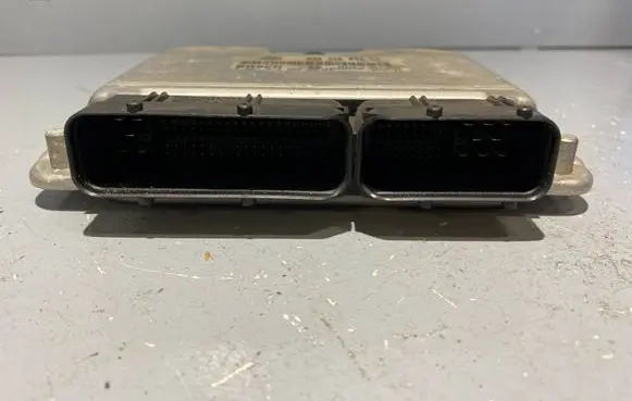 Skoda Superb B5 (3U) Engine control unit/module 038906019EG 1039S00230 0281010928