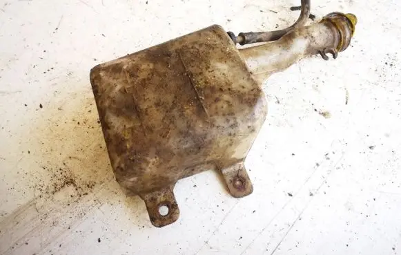 Hyundai Lantra I Windshield washer fluid reservoir/tank