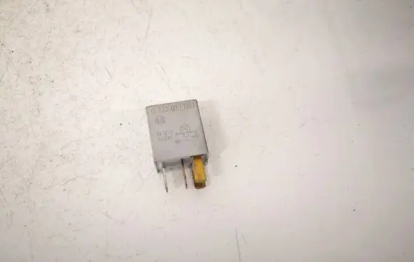 Toyota Avensis T250 Other relay 9008087019