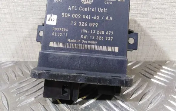 Opel Insignia A Light module LCM 13326599