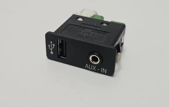 BMW X1 E84 USB socket connector 9241331