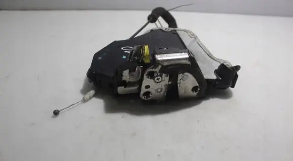 Lexus IS 220D-250-350 Front door lock