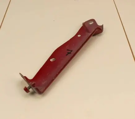 Nissan X-Trail T32 Fender mounting bracket