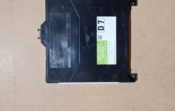 Lexus CT 200H Central body control module 8922176080 2380005100